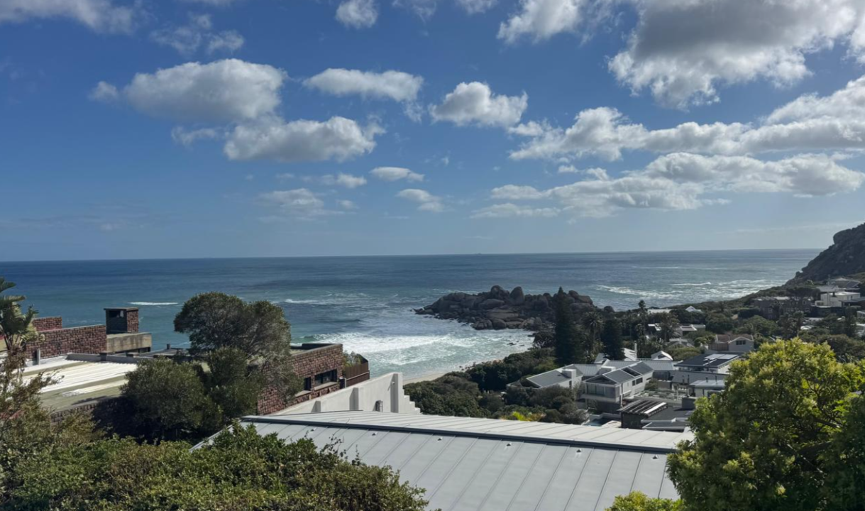 17 Leeukoppie Road. Llandudno 1