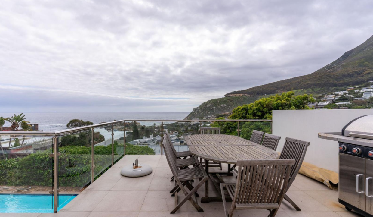 17 Leeukoppie Road. Llandudno 12