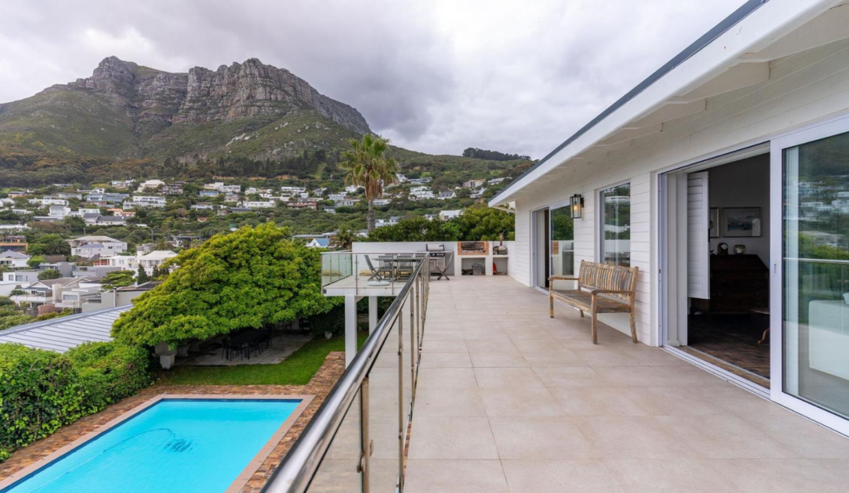 17 Leeukoppie Road. Llandudno 14