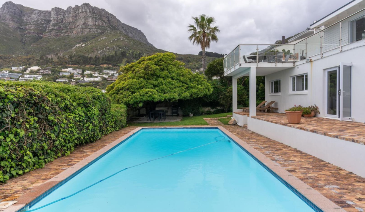 17 Leeukoppie Road. Llandudno 17