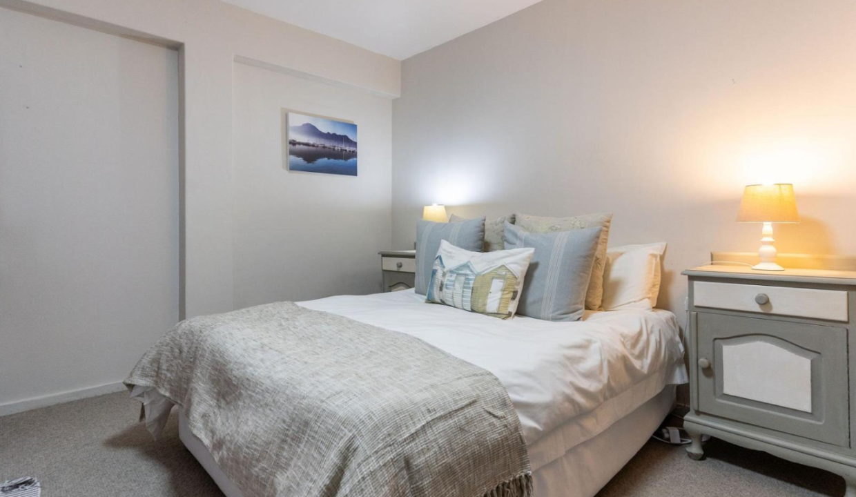 17 Leeukoppie Road. Llandudno 32