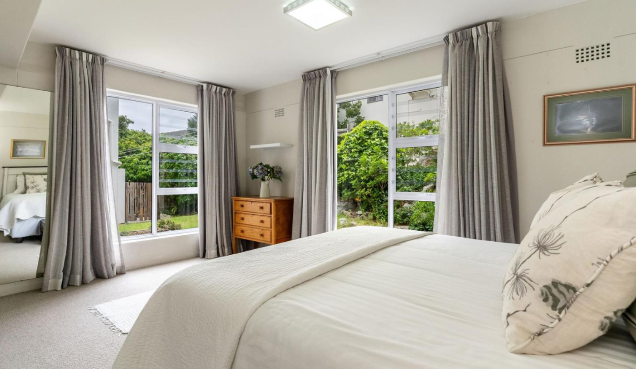 17 Leeukoppie Road. Llandudno 35