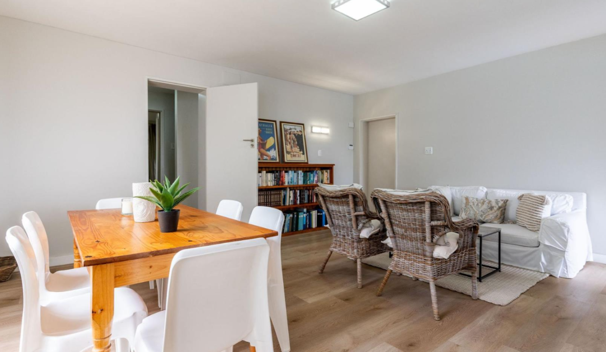 17 Leeukoppie Road. Llandudno 37