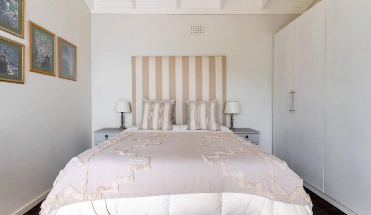 17 Leeukoppie Road. Llandudno 48