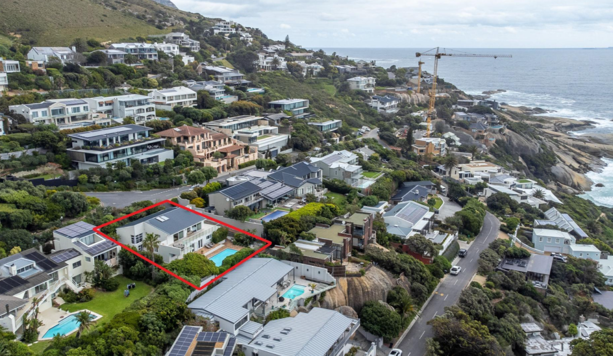 17 Leeukoppie Road. Llandudno 9