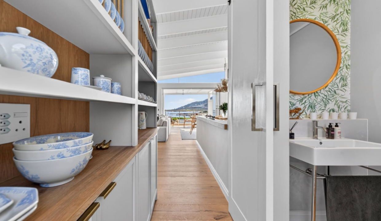 4 Upper Beta Close, Camps Bay 12