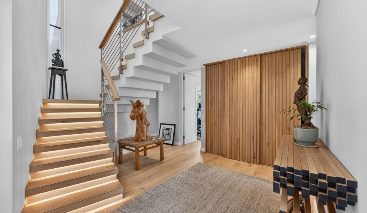 4 Upper Beta Close, Camps Bay 18