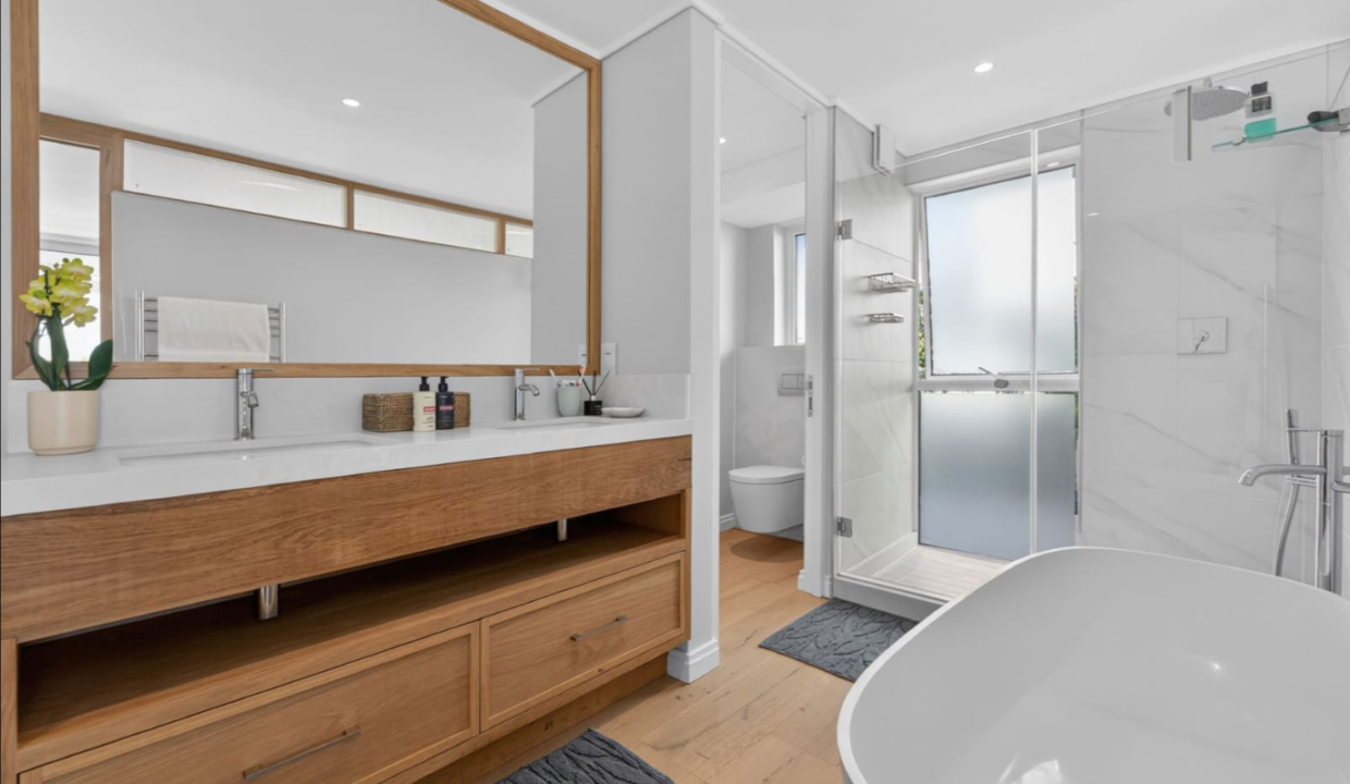 4 Upper Beta Close, Camps Bay 21