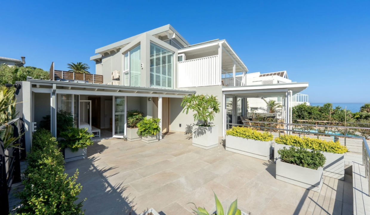4 Upper Beta Close, Camps Bay 4